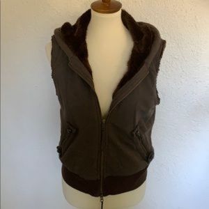 Da- nang Fur lined Hoodie Vest
